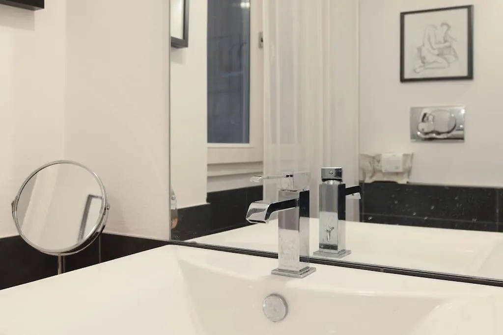 Apartment Nice And Chic Apt Near Fiera Milano